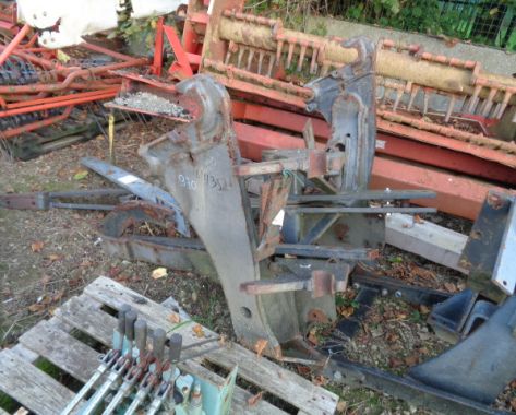 MASSEY FERGUSON - ADAPTATION CHARGEUR 4435
